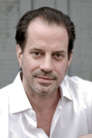 Danny Mastrogiorgio as Detective Bobby Smullen in Elsbeth Danny Mastrogiorgio as Detective Bobby Smullen in Elsbeth