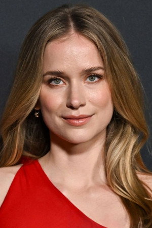 Quinn Powers character from Elsbeth TV series