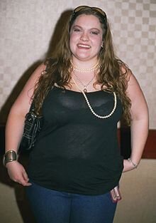 Amanda Aday as Kelly in FBI: Most Wanted