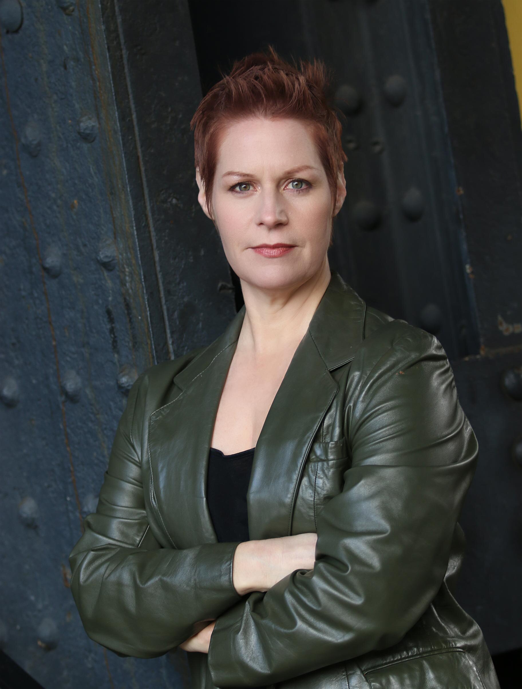 Colleen Davie Janes as Diane in FBI: Most Wanted