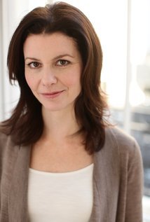 Dina Drew as Reporter in FBI: Most Wanted