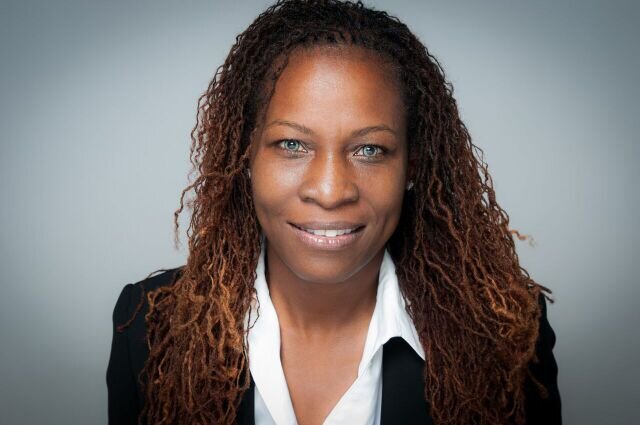 Donna Glaesener as Officer Turner in FBI: Most Wanted