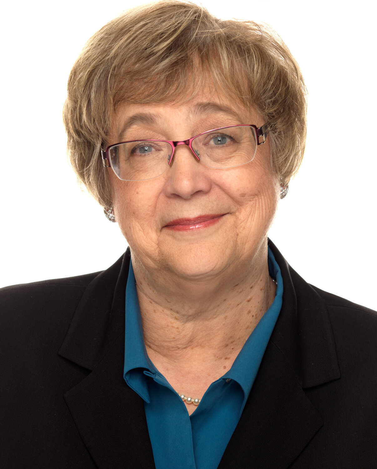 Georgia Buchanan as Angry Treasure Hunter #2 in FBI: Most Wanted