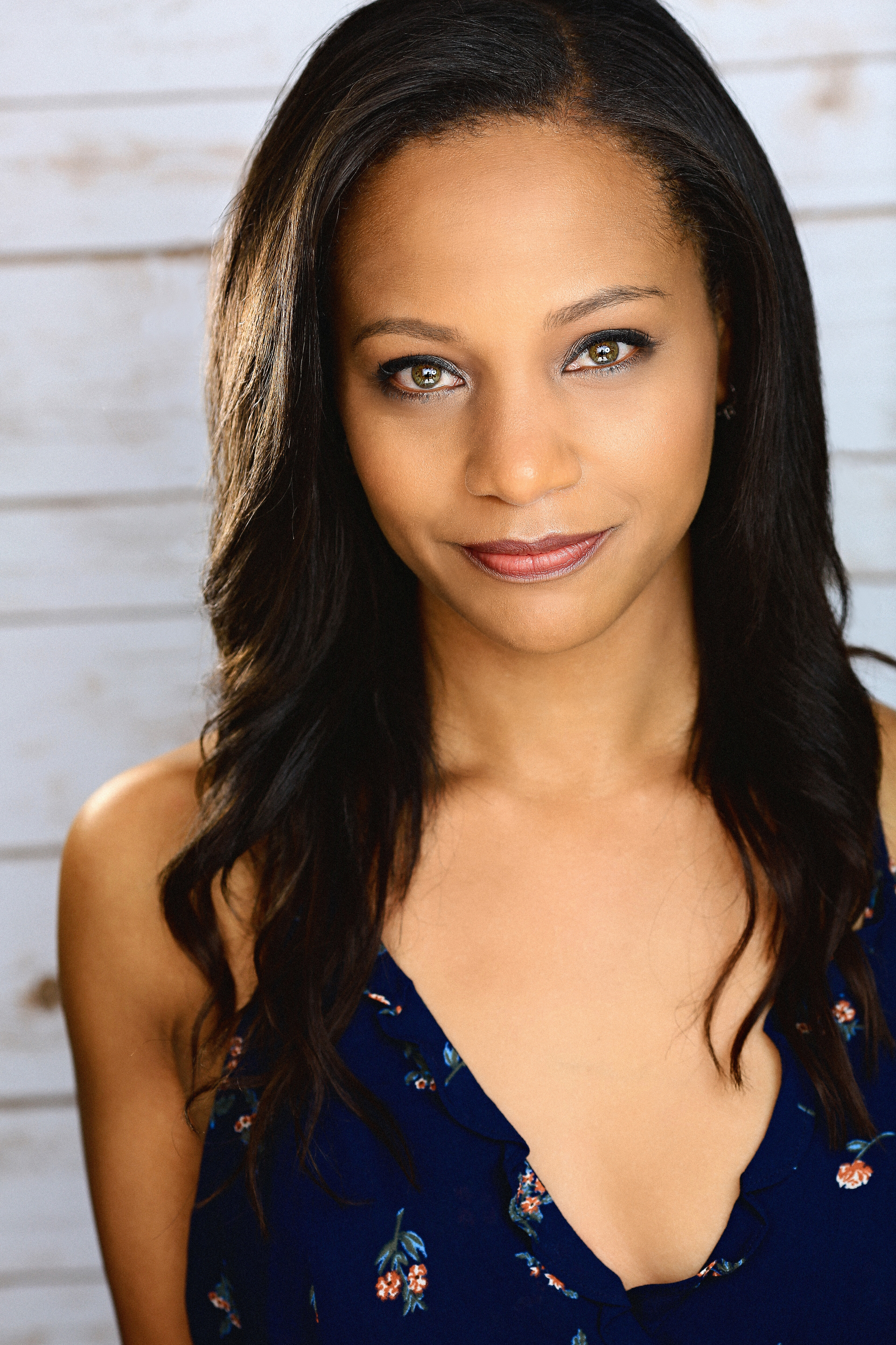 Hope Blackstock as Newscaster in FBI: Most Wanted