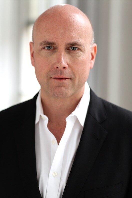 Larry Bull as Detective Stone in FBI: Most Wanted