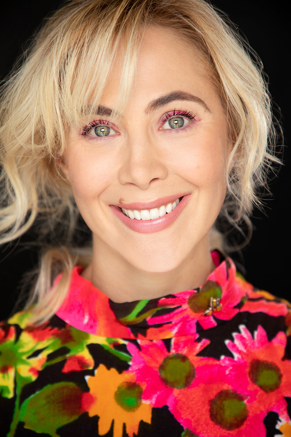 Bonnie Discepolo as Laura in Fire Country