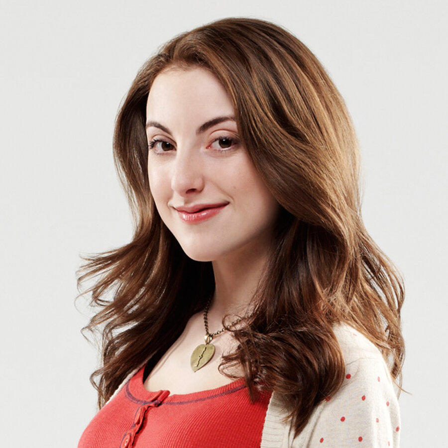 Juliette Goglia as Evelyn Shaw in NCIS