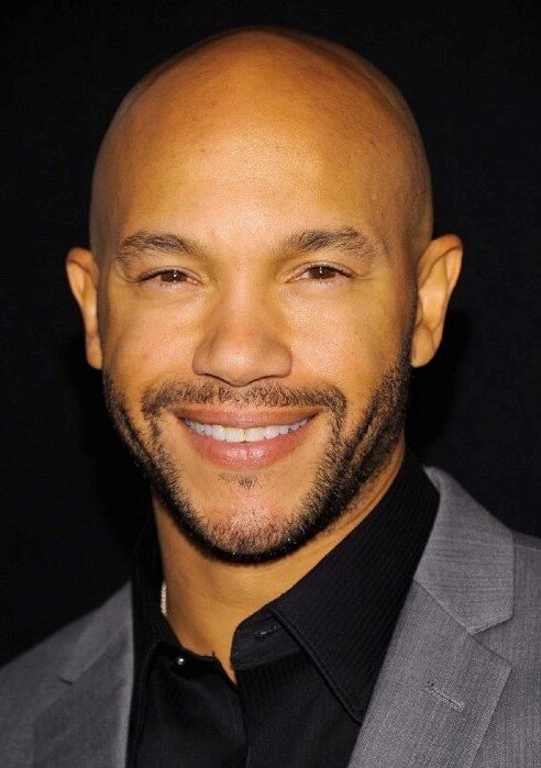 Stephen Bishop as Dr. Miles Fulton in The Equalizer Stephen Bishop as Dr. Miles Fulton in The Equalizer