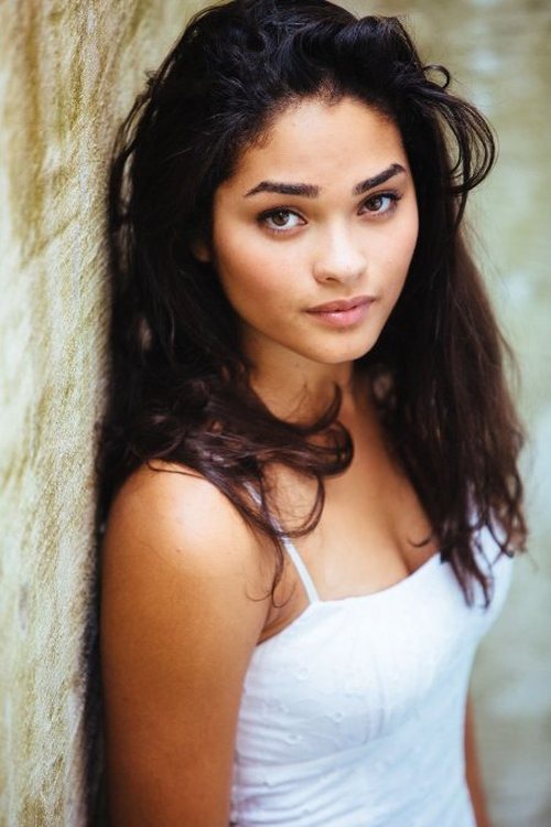 Brittany O'Grady as Paula in The White Lotus
